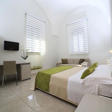 Acquamarina B&B 切萨雷奥港 外观 照片