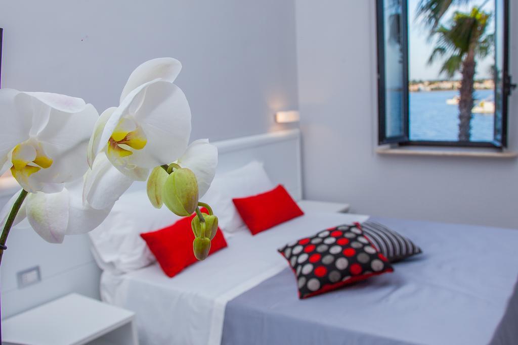 Acquamarina B&B 切萨雷奥港 外观 照片