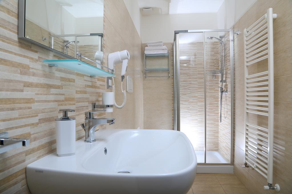 Acquamarina B&B 切萨雷奥港 外观 照片
